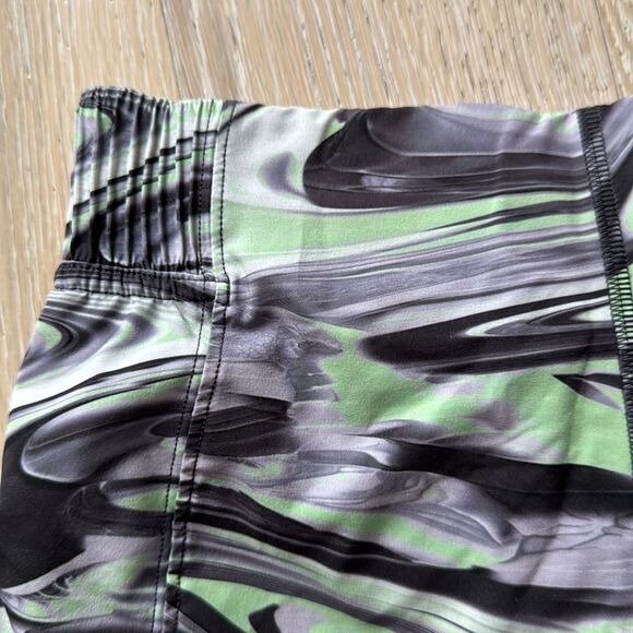 lululemon Hotty Hot High-Rise 4" Lined Shorts *Special Edition Paint Glide Sz2 - Picture 5 of 12